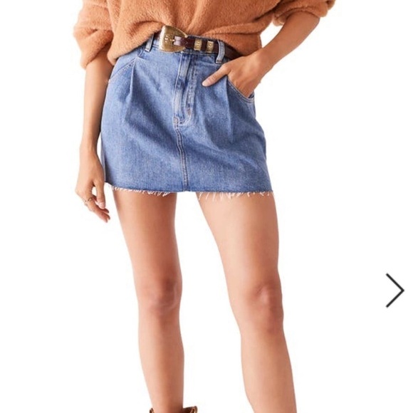 FREE PEOPLE WE THE FREE Cosmico Denim Cutoff Mini Jean Skirt Size 27 Boho Flirty - Picture 2 of 6